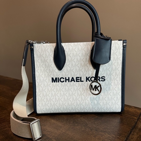 NWOT Michael Kors Mirella Small Signature Logo Crossbody Bag - Picture 6 of 9